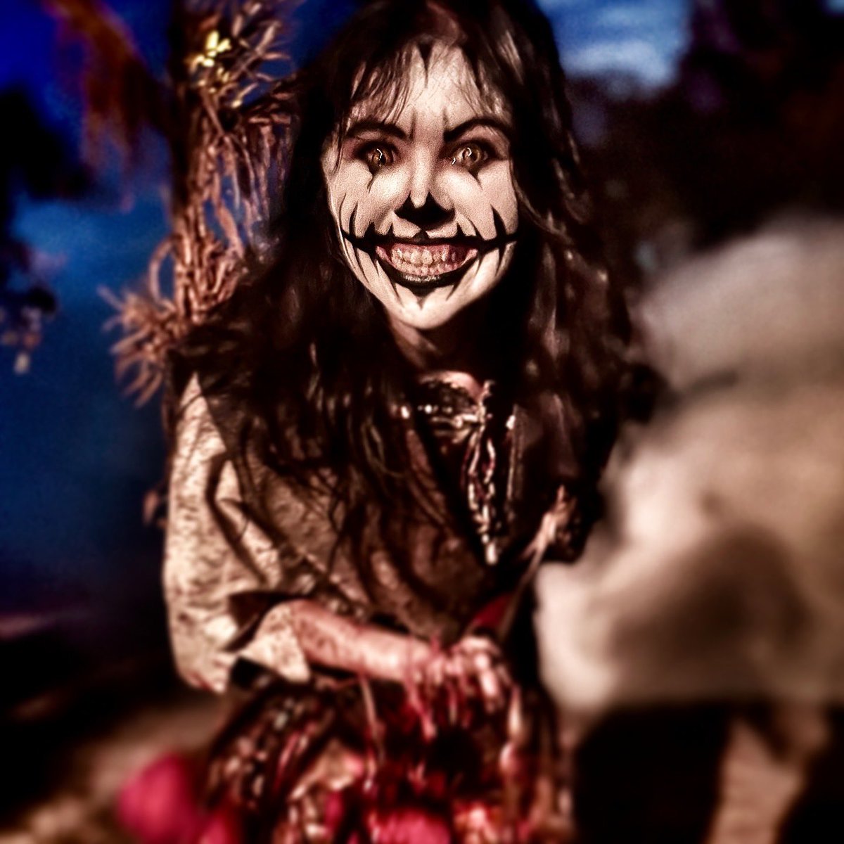 TuckBeck's tweet photo. Ready or not, you can run, but you can’t hide… get ready to have some spooky fun, at Pemberton Haunted Acres! 🔥🖤🔥
.
#Halloween #PembertonHauntedAcres
#HalloweenBlogger #HauntedHouse
#ScareActor #HalloweenBucketList
#OrlandoFlorida #HauntLife 🎃 https://t.co/YXKXweUxP1