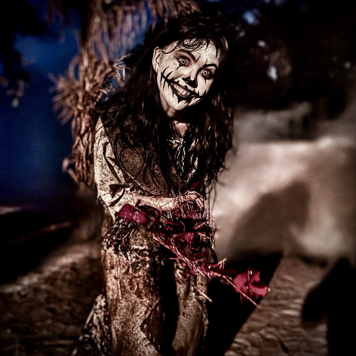 TuckBeck's tweet photo. Ready or not, you can run, but you can’t hide… get ready to have some spooky fun, at Pemberton Haunted Acres! 🔥🖤🔥
.
#Halloween #PembertonHauntedAcres
#HalloweenBlogger #HauntedHouse
#ScareActor #HalloweenBucketList
#OrlandoFlorida #HauntLife 🎃 https://t.co/YXKXweUxP1