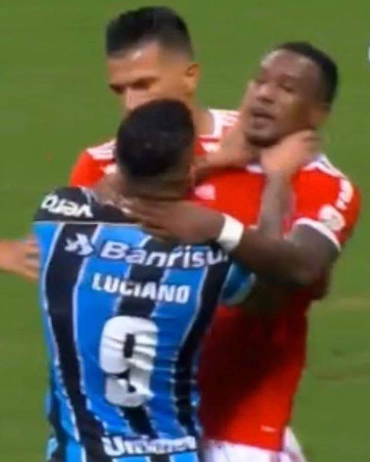 mandagfbpa's tweet photo. TÁ PERDOADO EDENILSON, TÁ PERDOADO. OS GURI NÃO VÃO TE PEGAR PAE https://t.co/FwSO5HDsMS