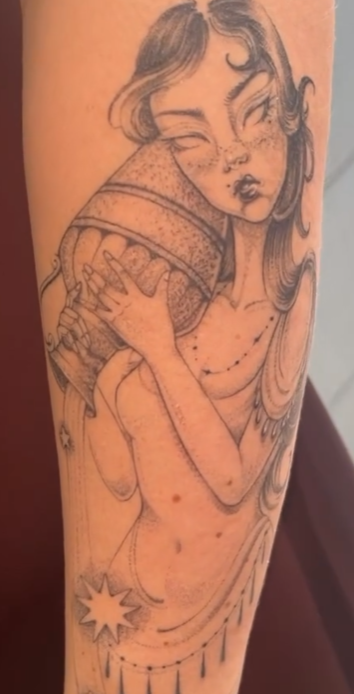 hello_momo7's tweet photo. september updates (idk if anyone cares but ya):

-MY TATTOO im still obsessed and i always will be
-read 5 books this month which is a record for me (and bought a lot more)
-got a new cute dresssssss i like blue
-went as the situation to a jersey shore themed party

love yall <3 https://t.co/G1tDC5qGaD