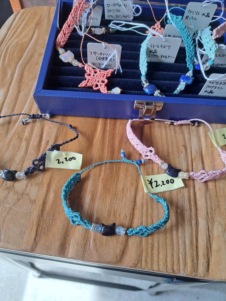 本日ビアスタンドトヨダさんです！
何故かマクラメもあります！