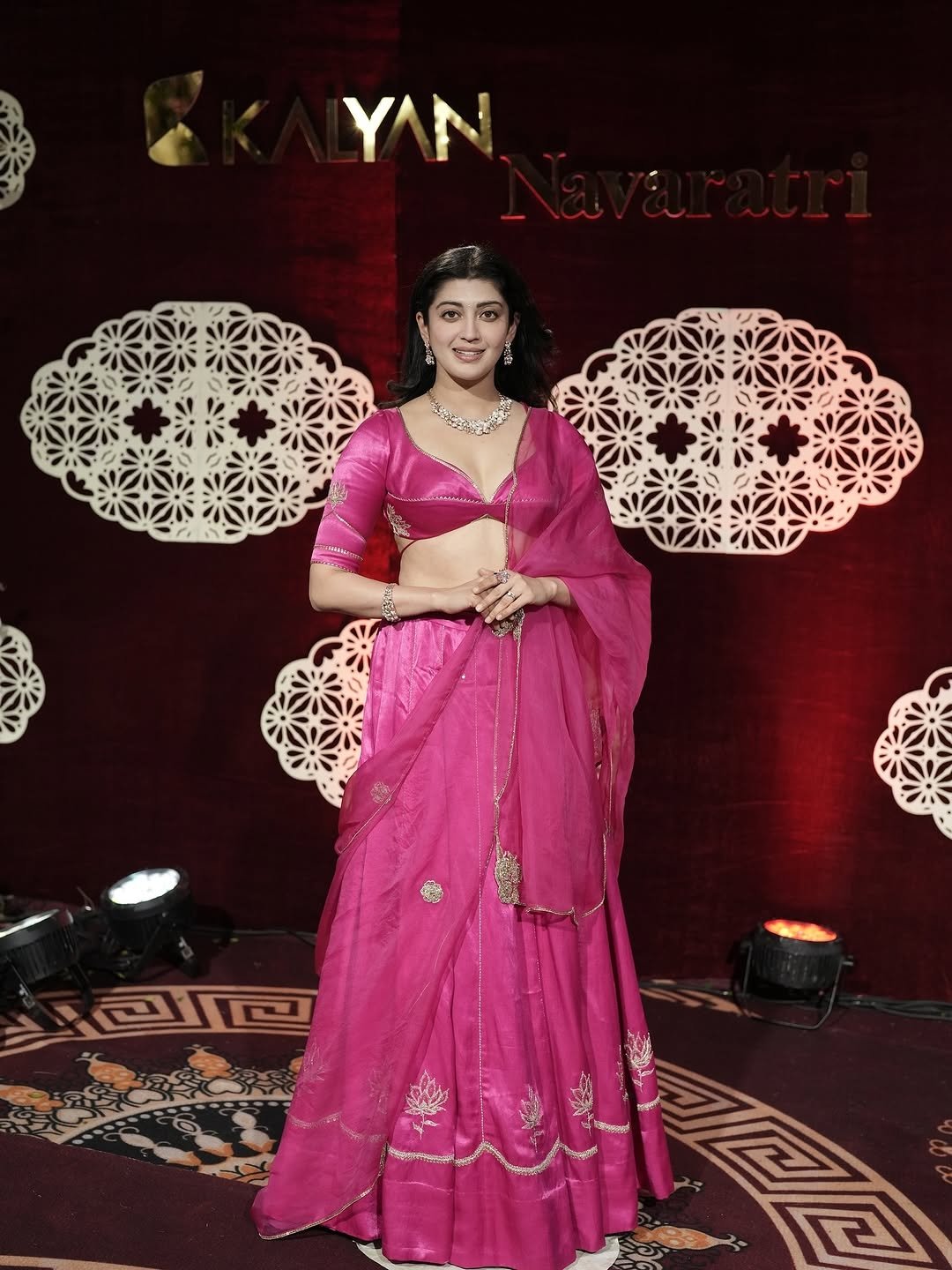 G2OEiI4b0AAHcEy?format=jpg&name=large