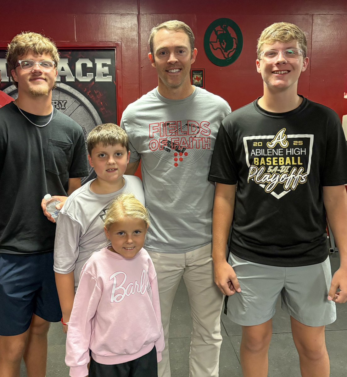 webbmurphy's tweet image. So grateful for @ColtMcCoy sharing his faith. Great time in Sweetwater at Fields of Faith tonight! @BigCountryFCA