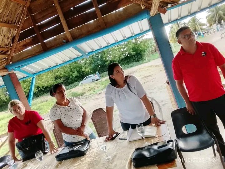 Hoy volvimos a Pueblo Nuevo  en #Yara y siempre nos sentimos en familia impulsando la transformación del barrio.

#ProvinciaGranma