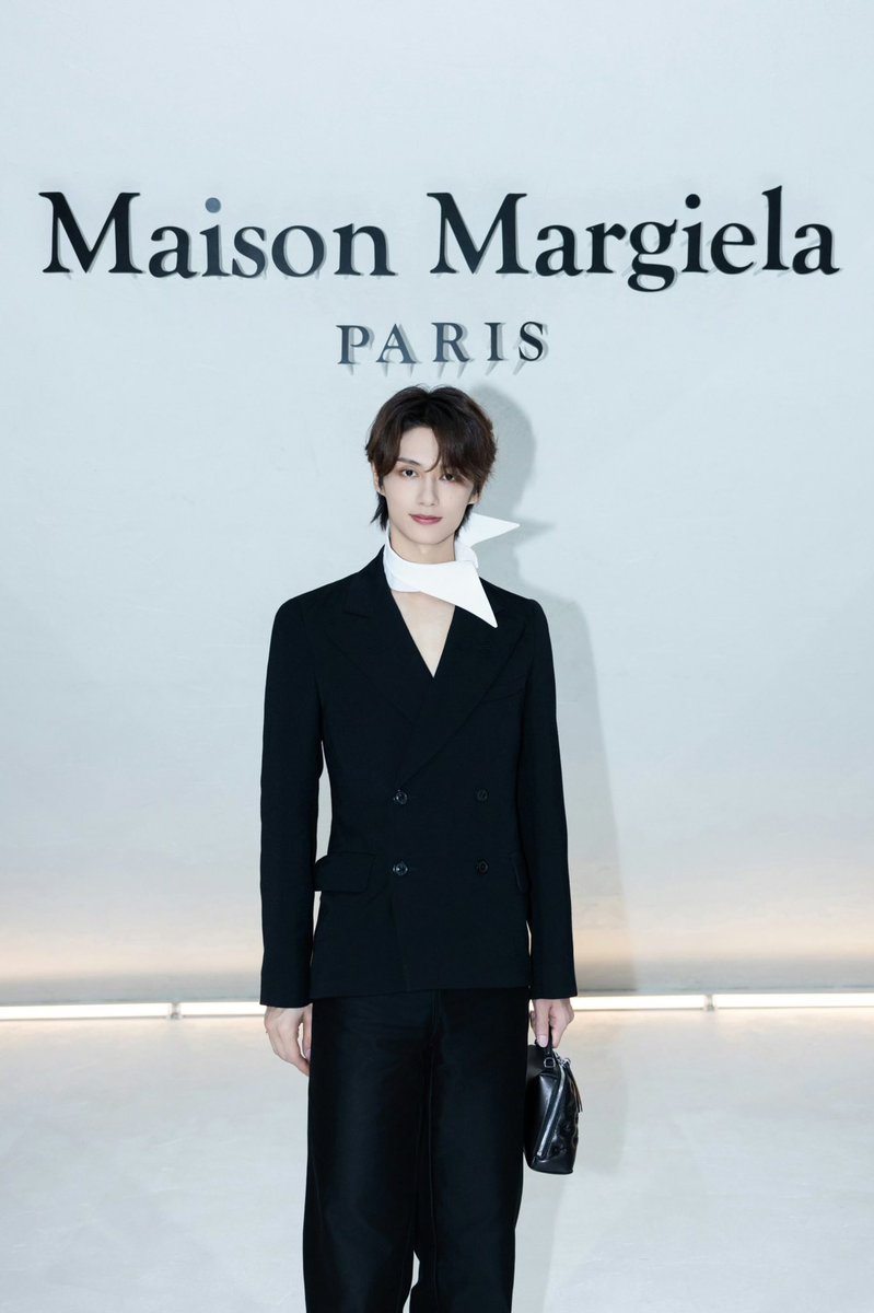 WorldwideCarats's tweet photo. [SCHEDULE] #JUN is confirmed to attend the Maison Margiela Spring/Summer Fashion Show at the Paris Fashion Week. 😸

This marks his long-awaited Fashion Week debut since his debut!

🗓️ October 4, 2025
⏰ 12PM CET 🇫🇷
🗓️ October 4, 2025
⏰ 7PM KST 🇰🇷

#준 #文俊辉 #SEVENTEEN #세븐틴 @pledis_17