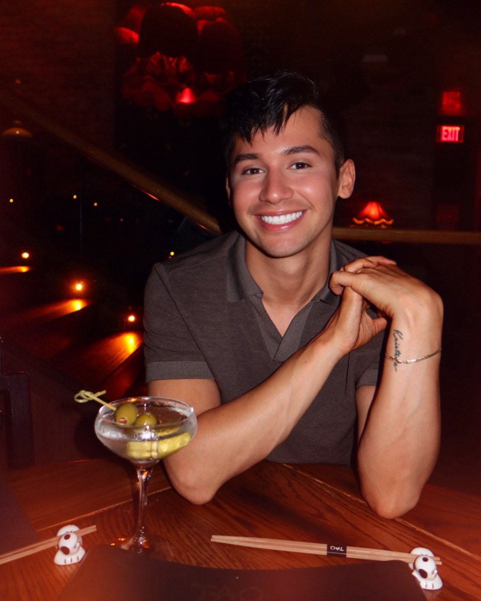 POV you’re on a date with me 🥺