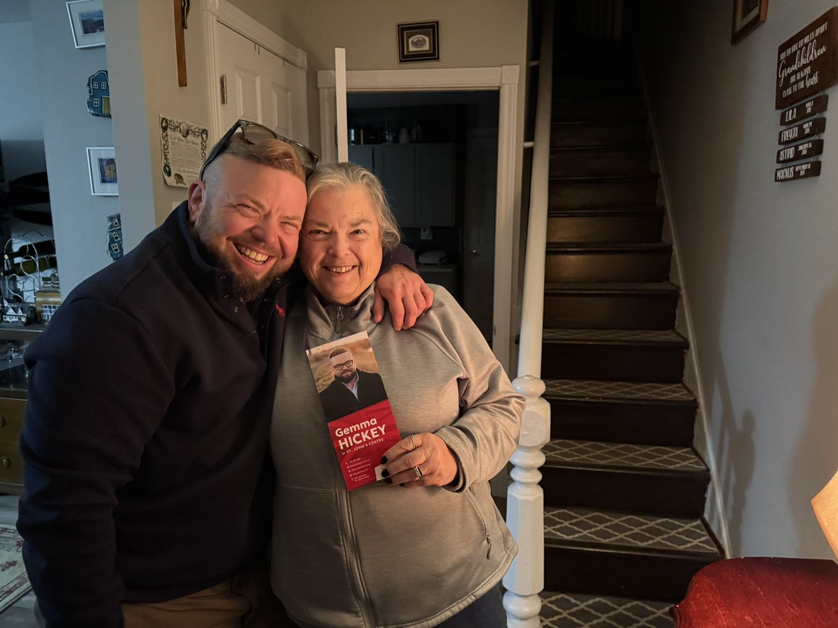 49th birthday on the campaign trail!

#Birthday #StJohnsCentre ❤️