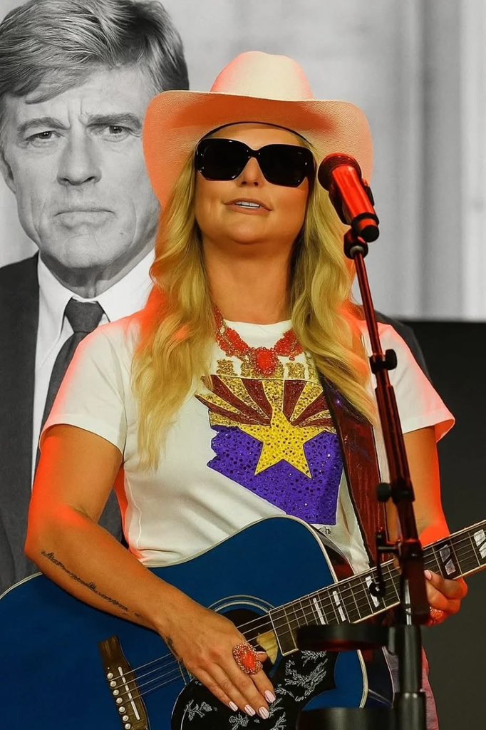 ML230373's tweet image. &quot;Boots, fringe, and a little sparkle… just another night turning the stage into a honky-tonk 🔥🤠 #ShinyAndNew #StageVibes&quot;