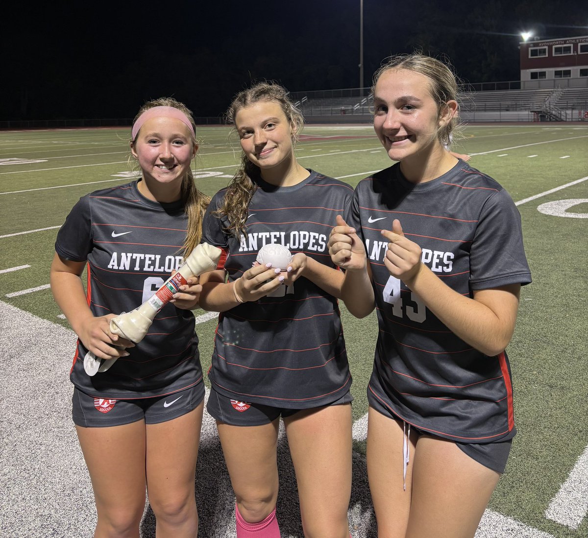 Player game awards:
🦴<a href="/paigehollywood1/">paige hollywood</a> 
❤️ <a href="/sylviejsmith/">Sylvie Smith</a> 
🧠 <a href="/bria_onyshko/">Bria Onyshko</a> 
🅰️⚽️