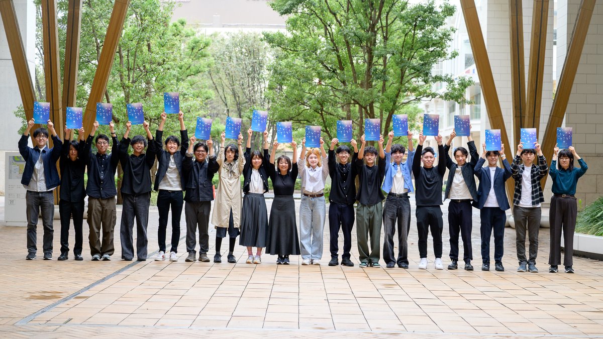 fuller_inc's tweet photo. フラーは10月1日、柏の葉本社で #内定式 を開きました🎉️

オンライン参加を含む19名が参加し、内定者同士の親睦や社員との交流を深めました。

奇跡的に雨がやんだ柏の葉キャンパスで、内定証を手に記念撮影も📷

4月から一緒に働けることを社員一同楽しみにしています✨️

#フラーの内定式 https://t.co/eZ5hYekyMj