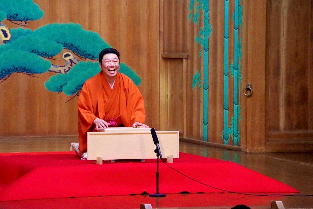 今夜(10/2)のゲストは空飛ぶ紙芝居スパイスアーサー702  語り 伊舞なおみさん、黒子 田中慎也さん
とにかく観てみて！“空飛ぶ紙芝居”の魅力を伺います

桂三ノ助師匠とお茶子 楯川美穂子さんのお喜楽アイランドは11/1-2新開地で開催「神戸落語まつり」のお話など♪

#FMみやこ 19:00-
#さくらFM 22:00-