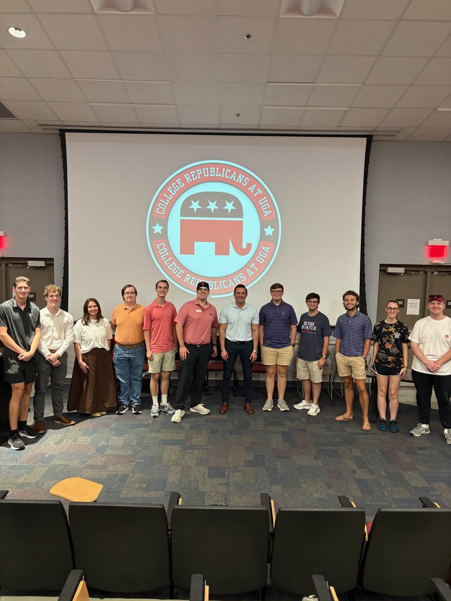DavidClarkGA's tweet image. Amazing night in Athens speaking with the UGA College Republicans! This next generation is fired up and looking for authenticity and fighters who stand firm for our principles of faith, family, and freedom.