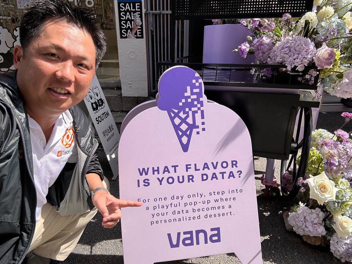 dFusionAI's tweet image. We&apos;re having a blast at #TOKEN2049 and we had just as much fun at #KBW2025.

Who else will we meet while we&apos;re here? 👀