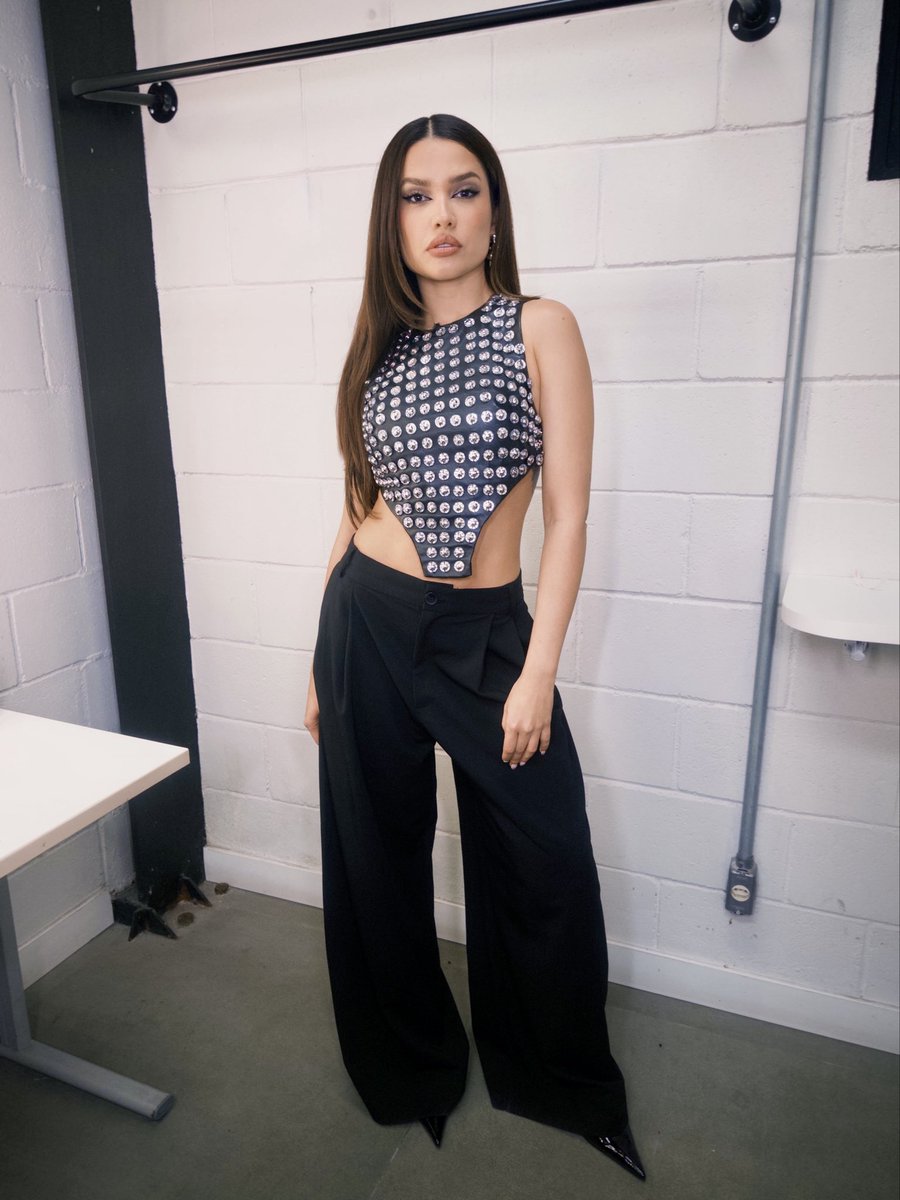 juliette's tweet image. Podem me elogiar hoje, tá?! 
Eu aceito!  Kkkkk 🩶🖤
