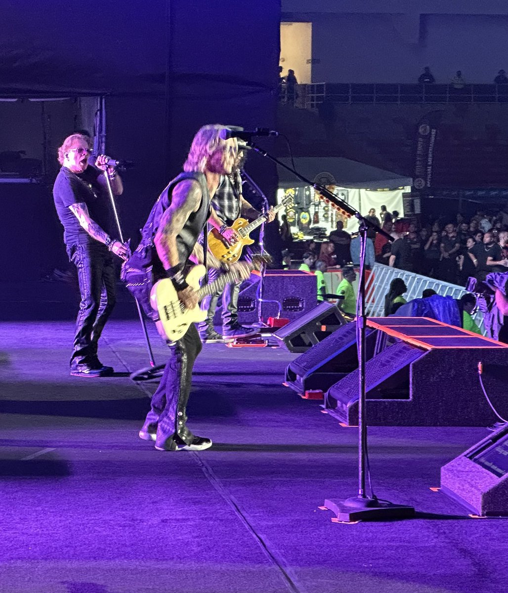 del james tweet media