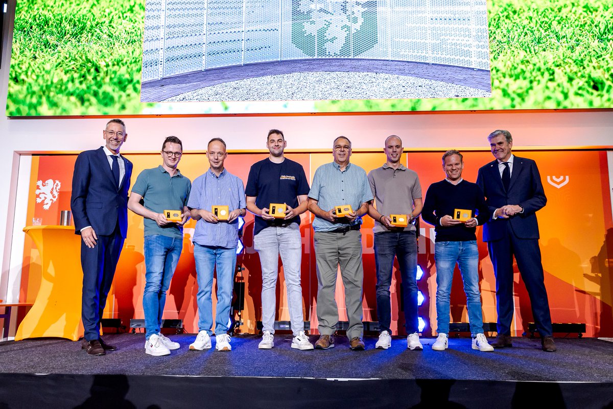 Henk Donkers en Ronald Dekkers zijn opgenomen in de Wall of Fame van de KNVB. Als iconen van G-voetbal bij DCS kregen zij een welverdiende plek naast andere Oranjehelden. Een bijzondere erkenning voor hun inzet, prestaties en betekenis voor het CP-voetbal.
#dcs#zevenaar