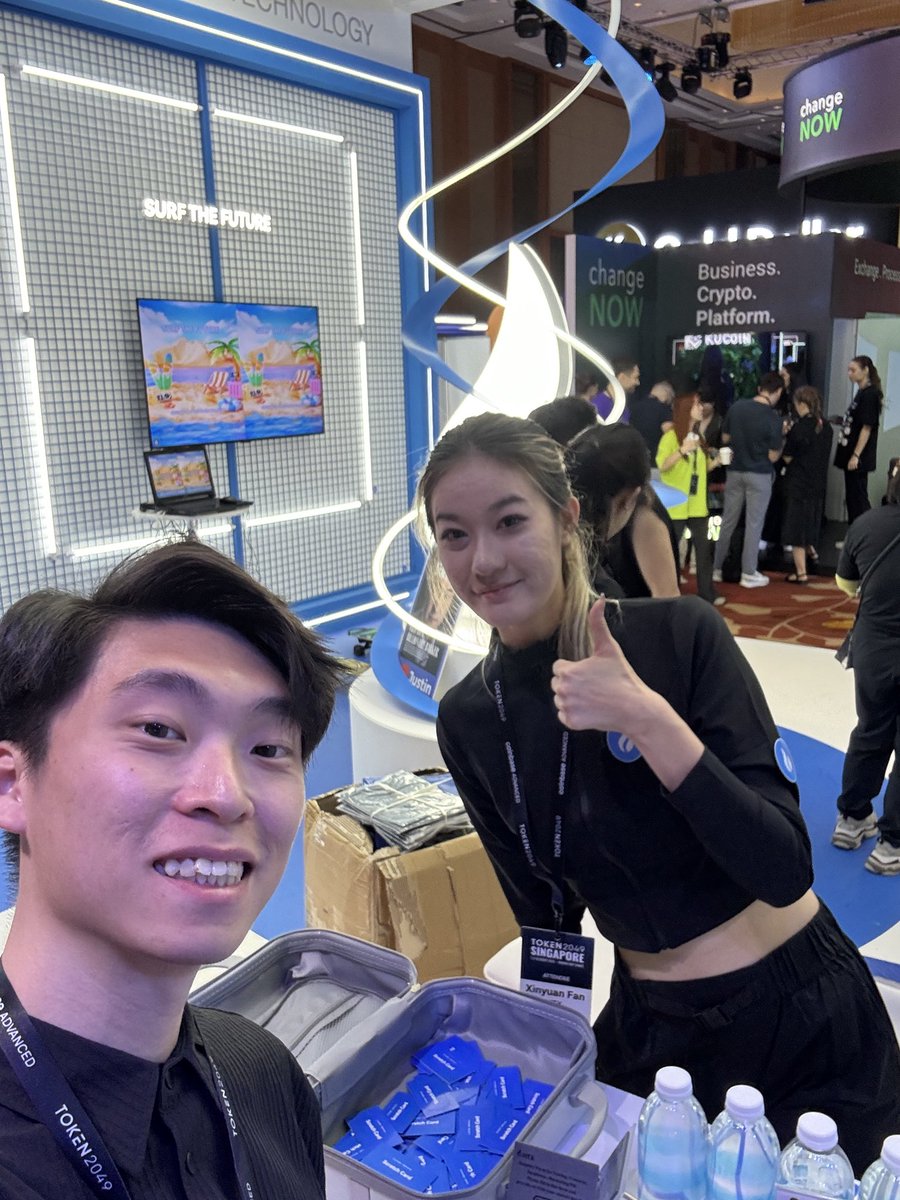 garyoncha1n's tweet photo. #HTXDAOinSingapore yay! https://t.co/HfudVosUgR