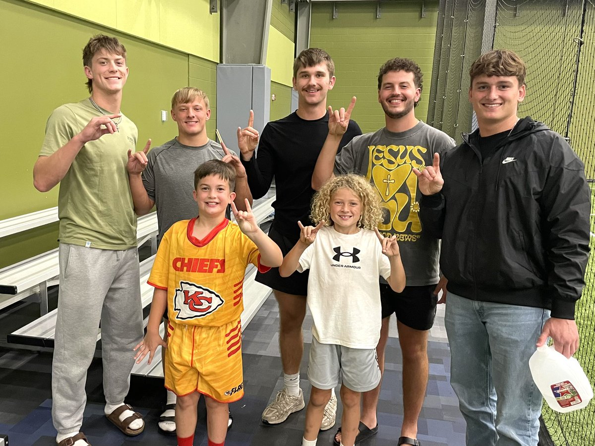 Chiefs with the Dub! Super thankful some of my dudes came to love on Kash!! Roll Yotes!