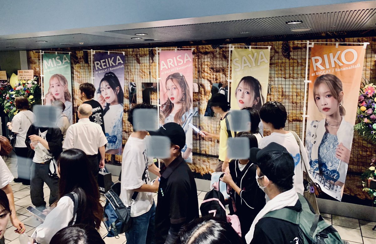 14_BLOCKS_VC's tweet image. 昨日はfreciaのワンマン！
完全に咲いてました🎆
招待していただいたしぎののさん筆頭に、お世話になった方々、楽しい夜をありがとうございました✨
良いライヴに行く事ができる俺は幸せ者です⚡️

#frecia 
#freciaさぁ咲かせようぜ