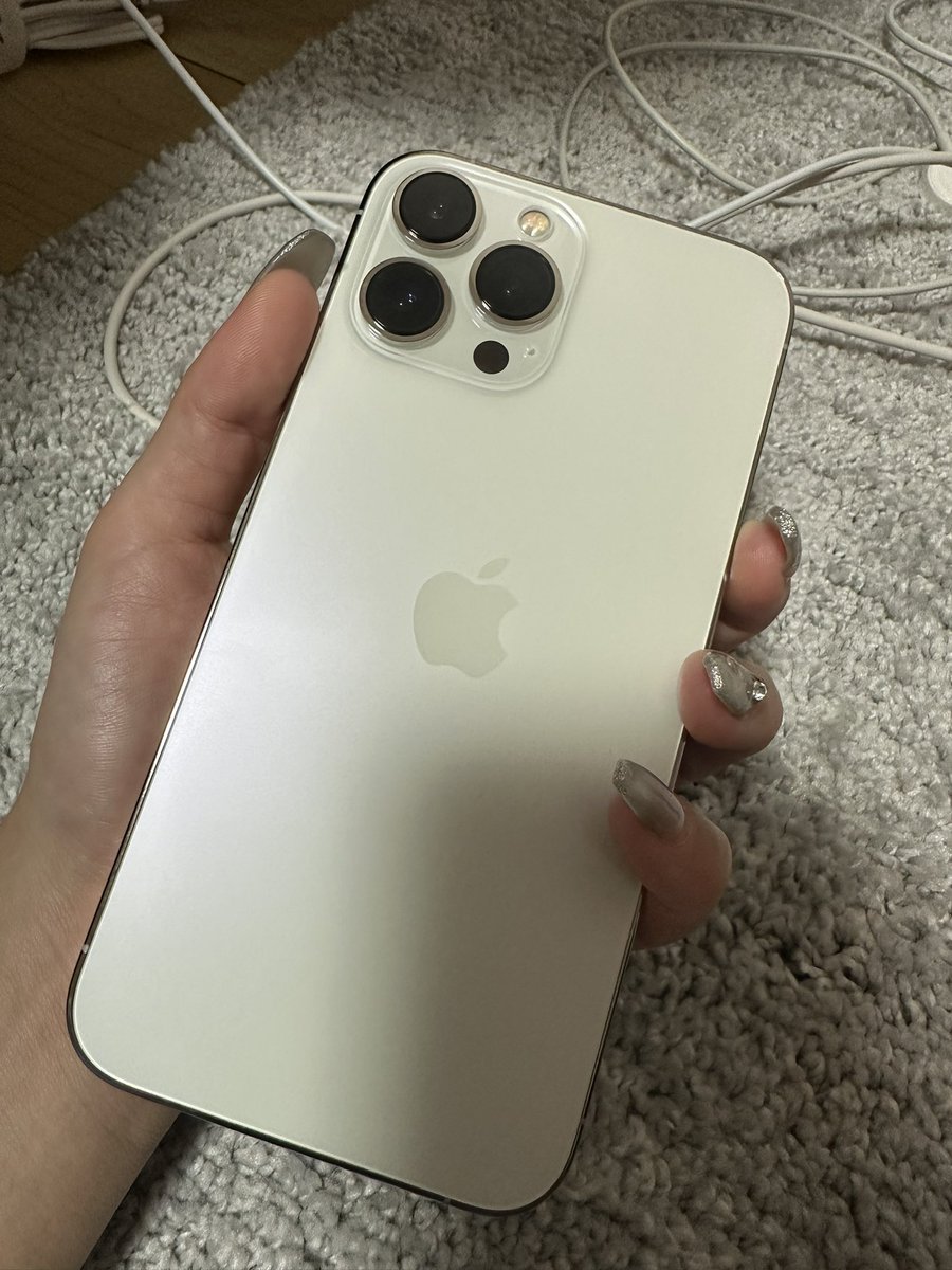 kndck_7's tweet photo. 12を維持する事もなく17を買うこともなく13になりました👏
使えればなんでもよし🙂‍↕️

#本当は17欲しかった https://t.co/oBgexIYMnS