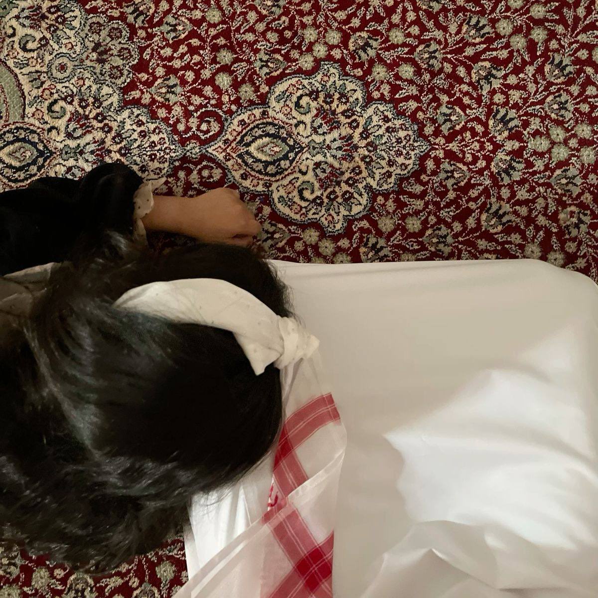 - محبتها فالقلب طايل مداها .🤍