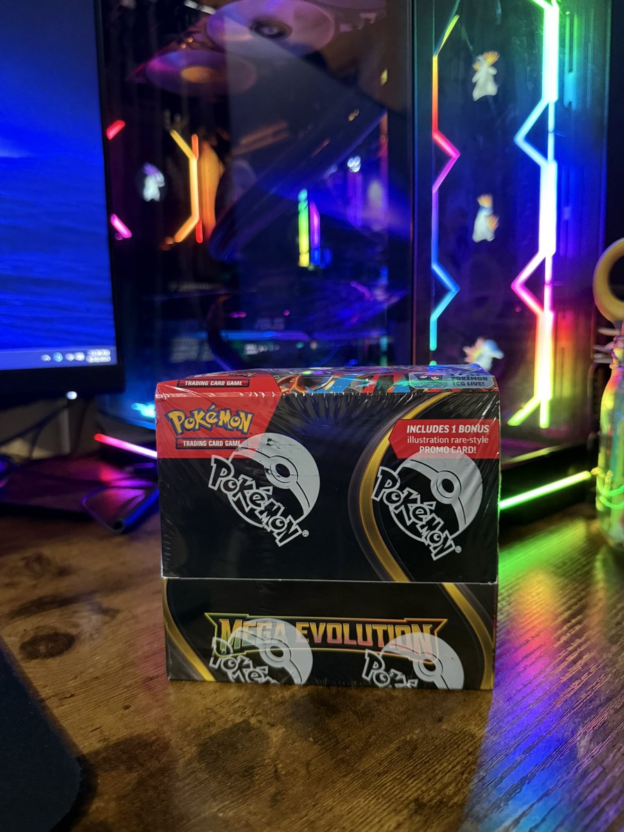 TofuTweets_'s tweet photo. Looking to trade Mega Evo Enhanced Booster box for 

Mega Heroes Mini Tin Display AND
Prismatic Lucario EX &amp; Tyranitar EX Sam’s Club Box.

If you only have one of these products you can add the difference in cash. 

Located in SJ but can meet around the bay (Furthest SF/Oakland) https://t.co/2gC7byAJiG