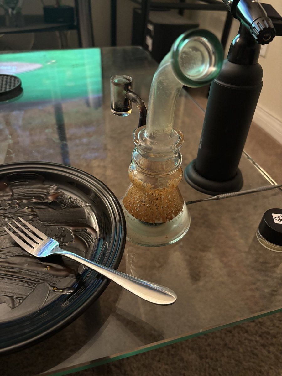 dannyseason's tweet photo. Time for an after salad but before dinner dab! ๐๐๐๐คท๐ปโโ๏ธ#ItsMyProcess https://t.co/Jw5hSfk6e0