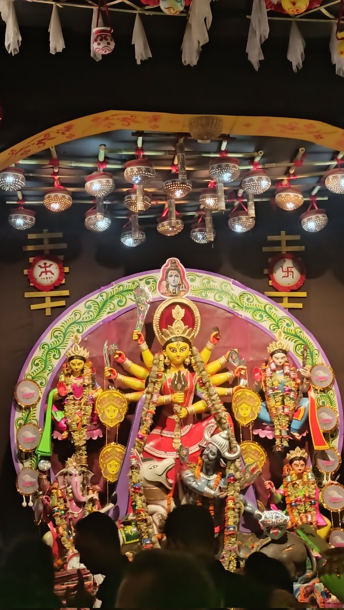 সবাইকে বিজয়া দশমীর শুভেচ্ছা 🙏
সবাই ভালো থাকুন , সুস্থ থাকুন ।।