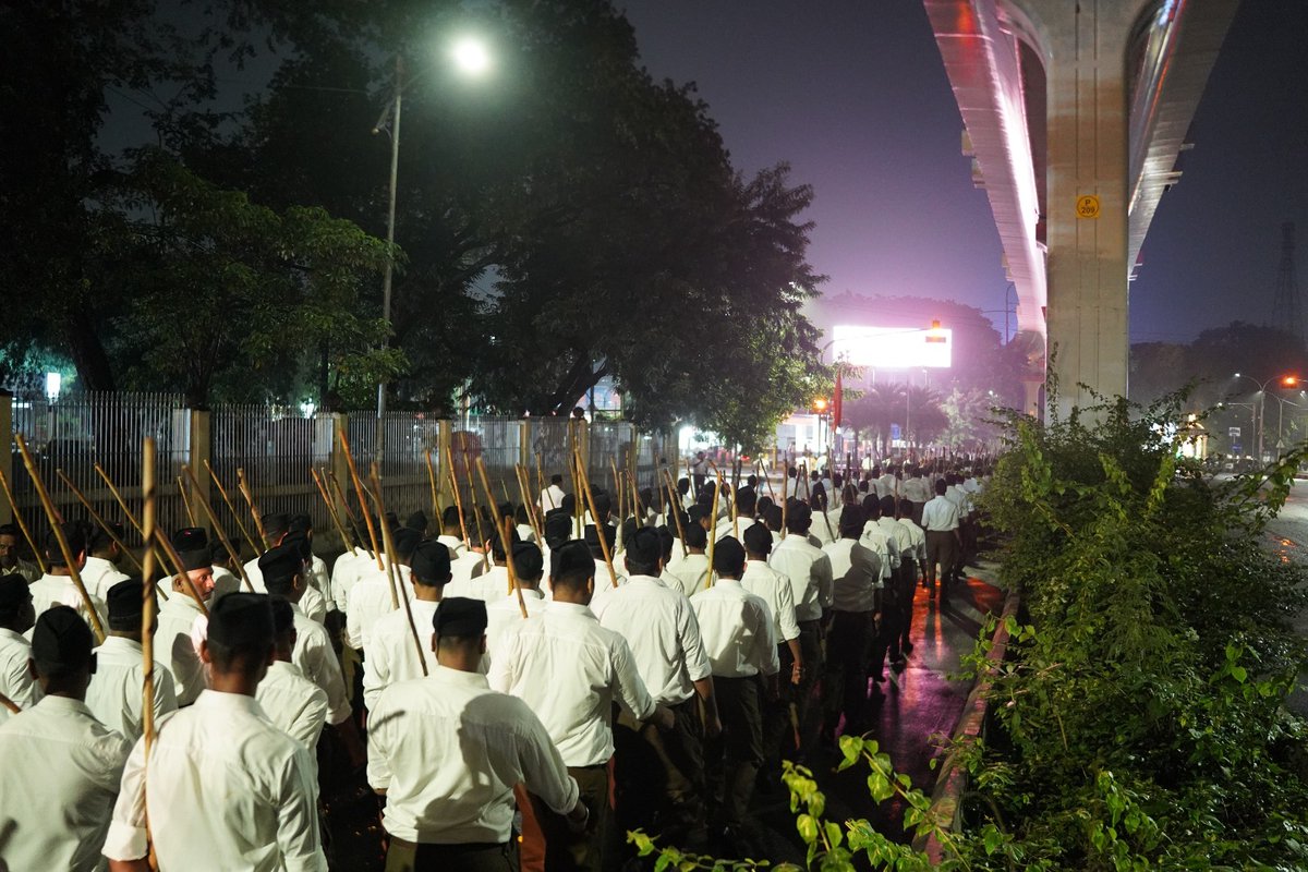 RSSorg's tweet image. On Sept 27th 2025, three simultaneous path-sanchalans (route marches ) that converged into one were organised in the city of Nagpur. #RSS100Years .