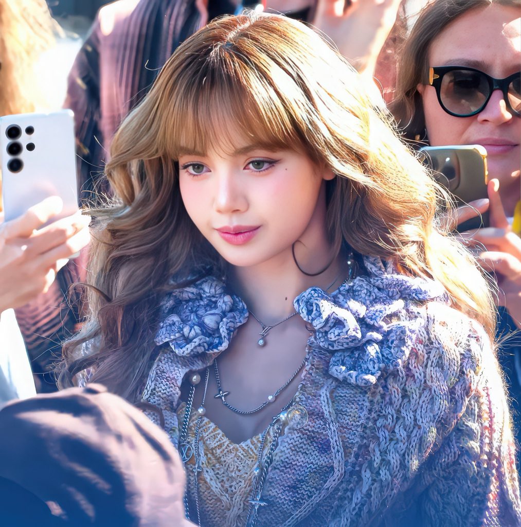 Keep tagging, keep the hashtags rolling! 
Let’s boost EMV and make #LISA &amp; #LVSS26 the most mentioned at PFW this year.

LISA PARIS FASHION WEEK
#LISAxLVSS26 
#LISAxLouisVuitton #LVSS26 
<a href="/wearelloud/">LLOUD</a>
<a href="/LouisVuitton/">Louis Vuitton</a>