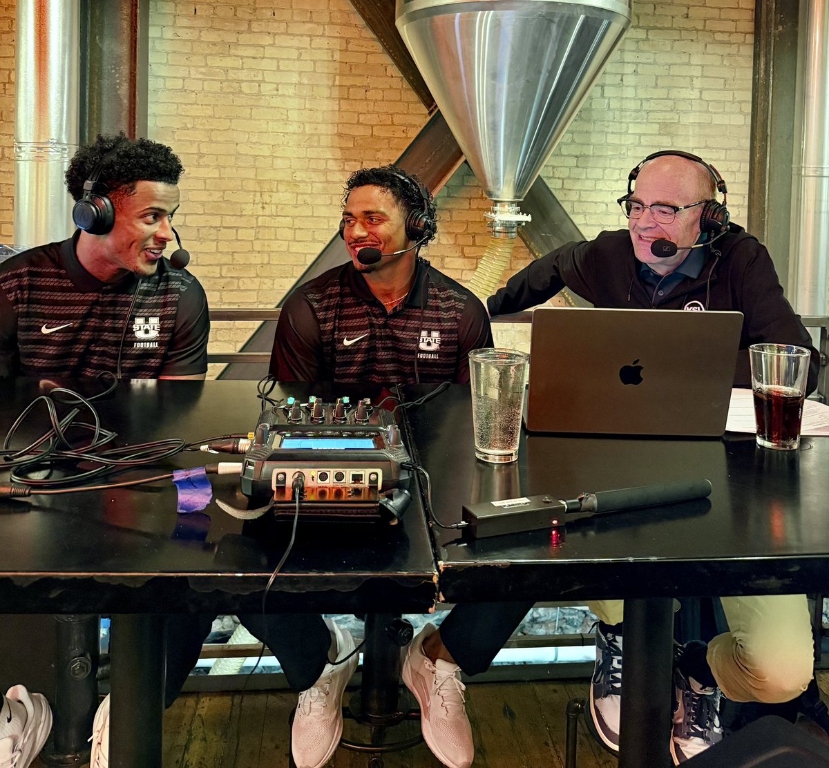 Here is tonight’s <a href="/USUFootball/">USU Football</a> Coaches show as the Aggies enjoy a bye week:

Bronco Mendenhall
Noah Avinger (<a href="/NAvinger1/">Noah.avinger1</a>)
Javen Jacobs (<a href="/_JavenJacobs/">Javen Jacobs</a>)

podcasts.apple.com/us/podcast/uta…