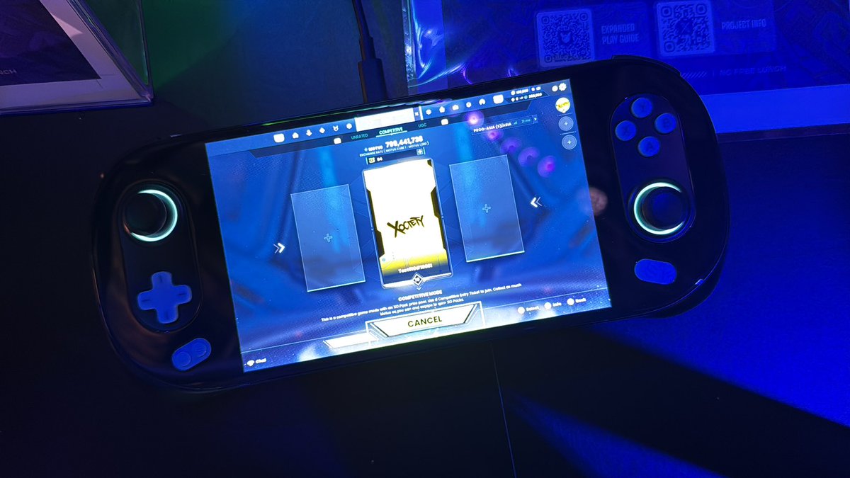 cryptoporean's tweet photo. @xocietyofficial interesting device, reminds me of the PSP I owned in the past https://t.co/fgKTIL3POX