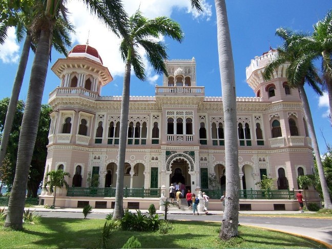 ✈️¡Amigos! 😊¿Listos para una aventura en Cienfuegos? 💎El #PalacioDeValle, en #Cienfuegos, es un monumento de gran relevancia arquitectónica e histórica. Te encantará! Ven a disfrutar de su belleza y a tomar fotos increíbles. 📸

 #ViajarACuba #Cuba #CubaÚnica #CubaTravel