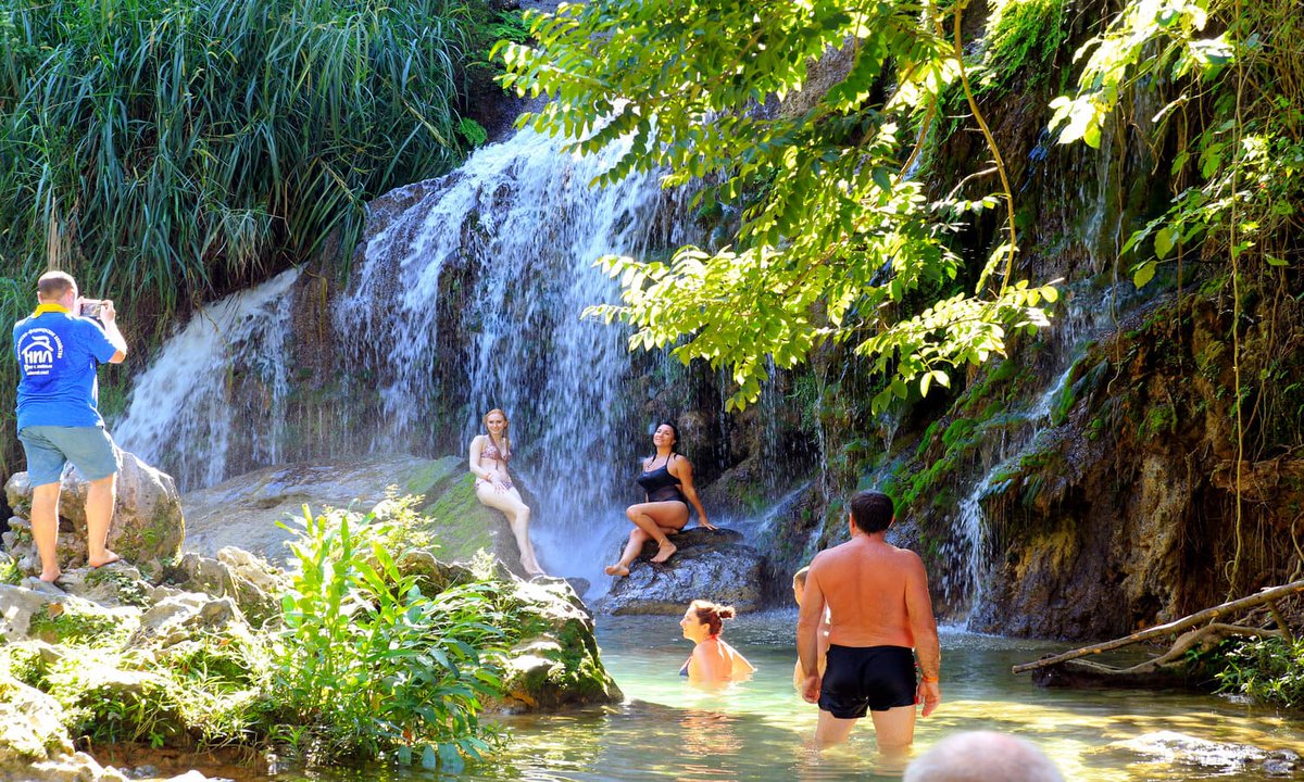 Cubatravel_es's tweet photo. ✈️¡Escapada a El Nicho! 🌴☀️ ¿Listos para un día de aventura en Cienfuegos? Relájate en las cascadas y disfruta de la naturaleza. 🏞️

#ElNicho #Cienfuegos  #Cascadas #Naturaleza #Cuba #CubaÚnica #CubaTravel https://t.co/SqObpFua0I