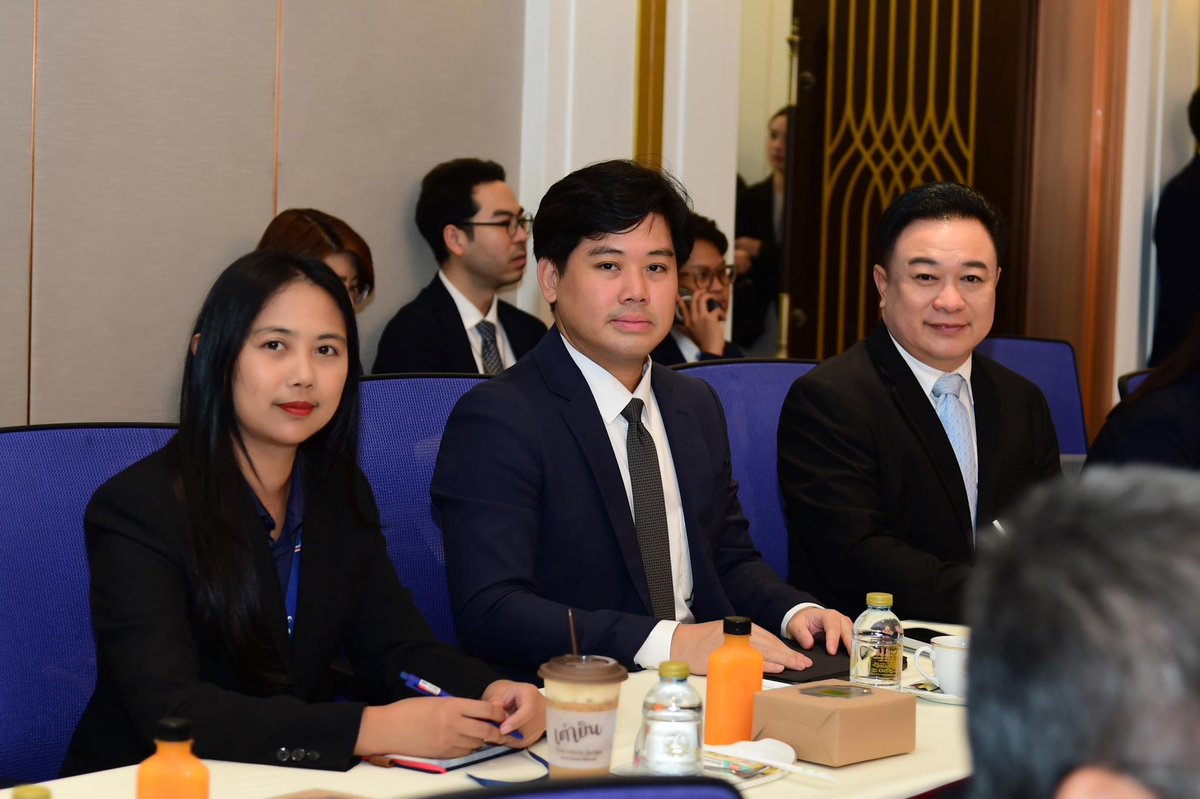 ExatWebmaster's tweet image. 🚩ผู้ว่าการ กทพ. เข้าร่วมประชุมรับมอบนโยบาย คค. เน้นเร่งรัดโครงการถนนพระราม 2 และทางพิเศษภูเก็ต 🛣️🌁

🔎เว็บไซต์ :  exat.co.th 
#ทางพิเศษเพื่ออนาคตที่ยั่งยืน
#องค์กรนวัตกรรมเพื่อการเดินทางและคุณภาพชีวิตที่ดีขึ้น