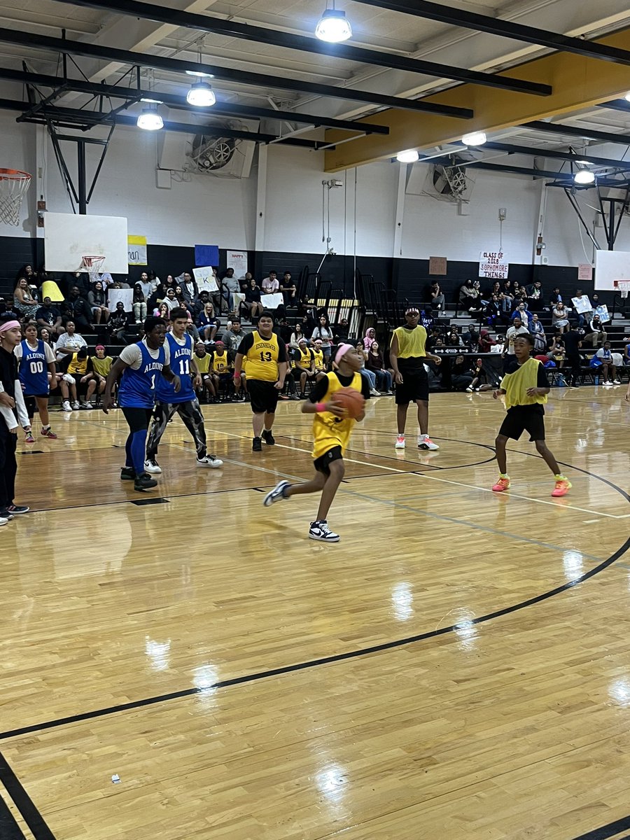 BigIkeYearbook's tweet image. 🚀 This is what a diverse education looks like at Aldine!
Choices. Opportunities. Success for all students. @drgoffney 💡📚🎨⚙️🏀
#AldineProud #DiverseEducation #OpportunitiesForAll