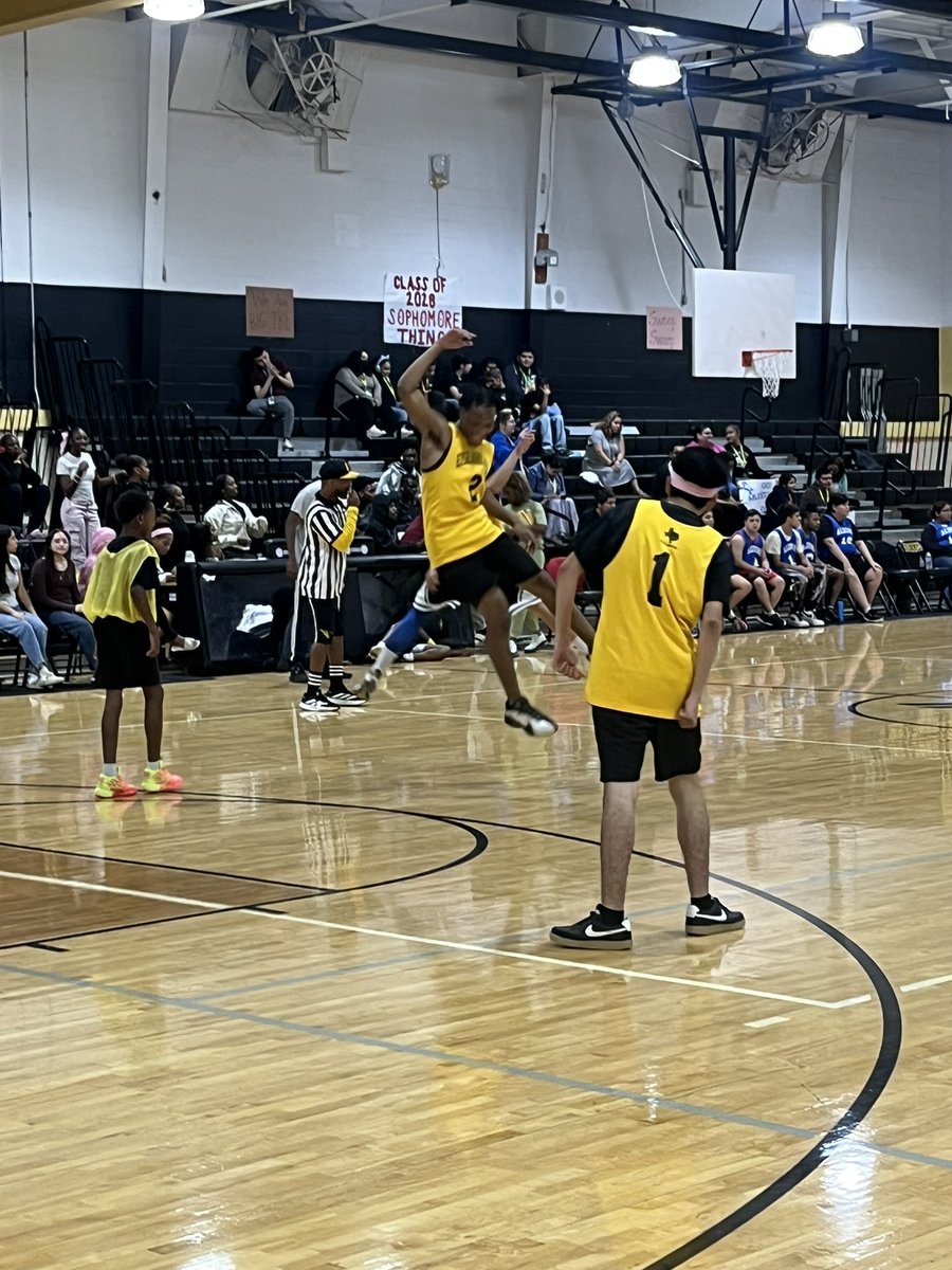 BigIkeYearbook's tweet image. 🚀 This is what a diverse education looks like at Aldine!
Choices. Opportunities. Success for all students. @drgoffney 💡📚🎨⚙️🏀
#AldineProud #DiverseEducation #OpportunitiesForAll