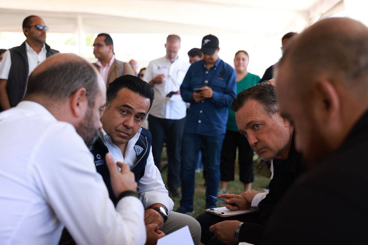 LuisBNava's tweet photo. Hoy estuvimos en Colón, junto a nuestro gobernador Mauricio Kuri @makugo y al presidente municipal @GasparTrueba, en una jornada más de Aquí Contigo.
Tuve la oportunidad de escuchar personalmente a las y los ciudadanos, atenderlos y resolver sus dudas de forma directa. Gracias por su confianza y por recibirnos con tanta calidez.
Seguimos trabajando en equipo para que las familias de Colón vivan con una mejor calidad de vida.