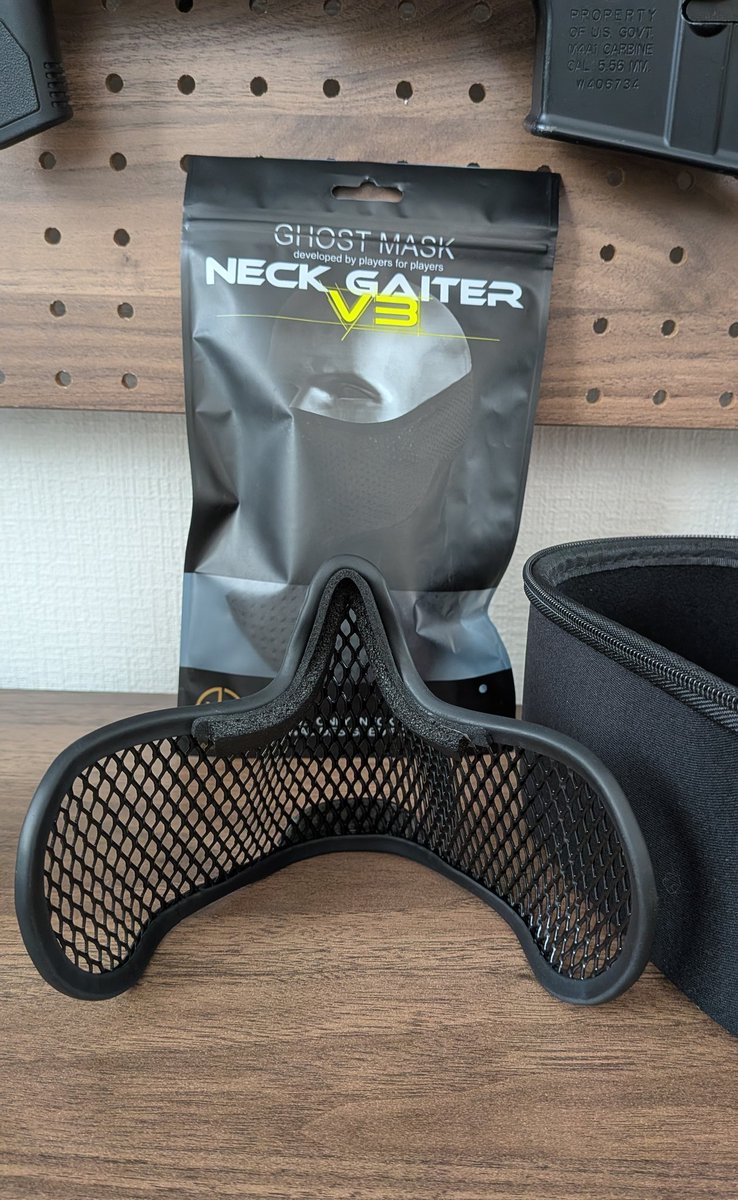 kshinya314's tweet photo. 冬用に
NBTacticalのゴーストマスクとV3ネックゲイターを購入。
蓋開けたら鏡があった!こういう装備品は装着時に位置とか確認したいから(ほぼ見た目ありきで買ってるしw)鏡は嬉しい!
あとは使ってみてどうかですね。
またポストします。
#NBTactical
#GhostMASK https://t.co/xwoQ5zaejm
