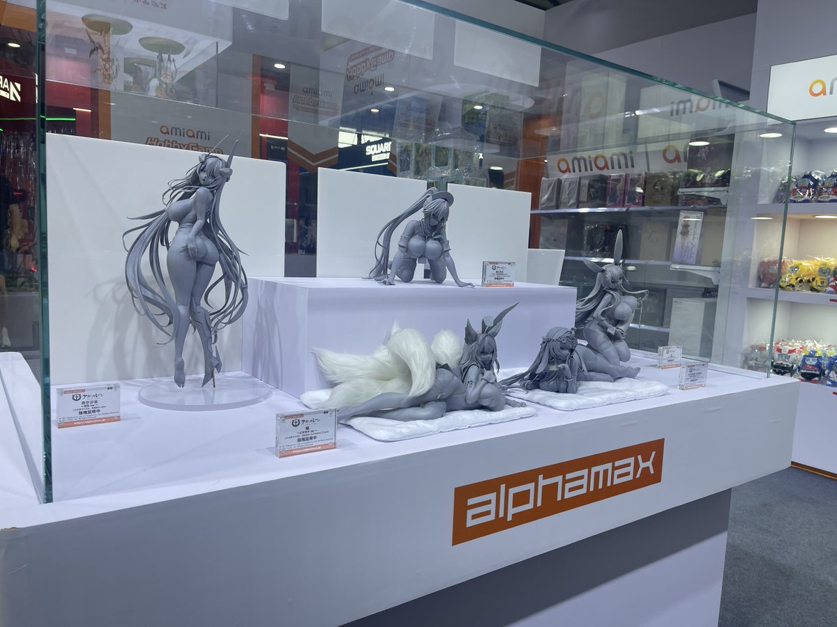 alphamax_figure's tweet image. 1/4 スケールですので迫力がありますね...！
いずれの原型も、【版権元様監修中】となります。
続報をお楽しみに...！

#上海ワンフェス #alphamax #アズールレーン