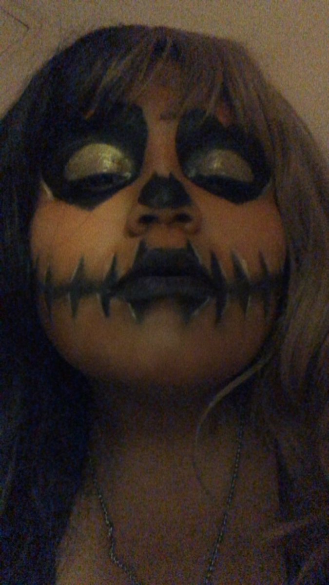 Laerhsa's tweet photo. Happy October 🎃🖤 https://t.co/iNfpbueQHA
