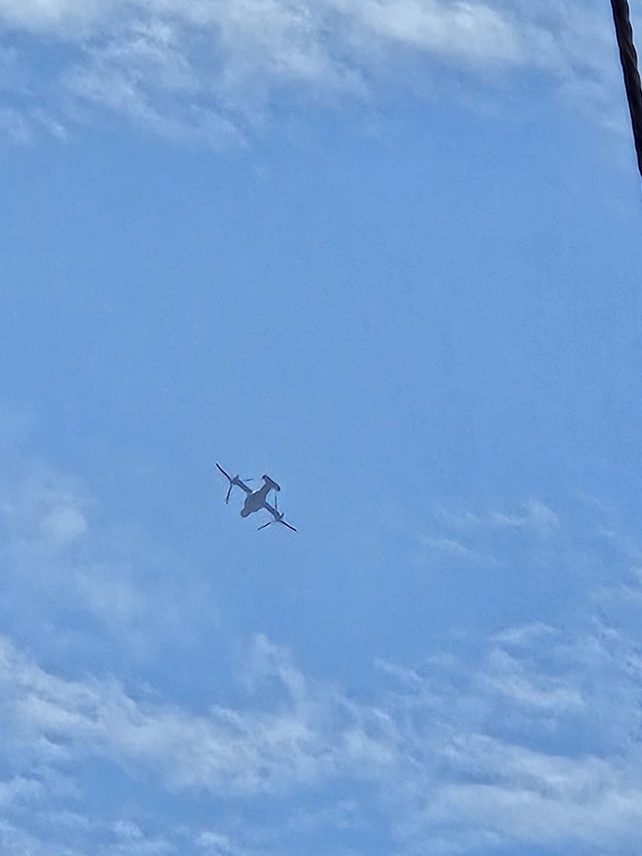 今の上空です。この機体何ですか!?教えて下さい。