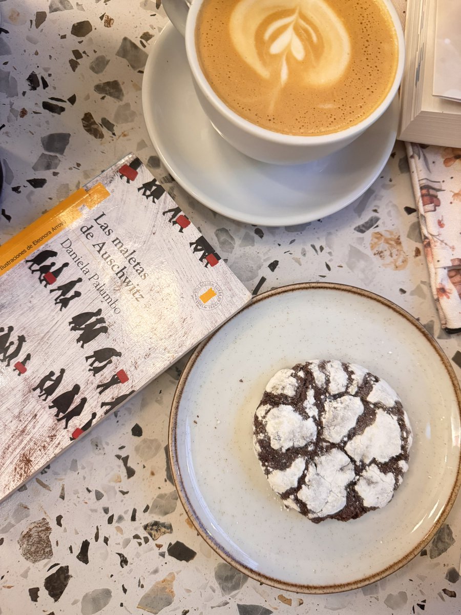 club de lectura, miembros activos: 2