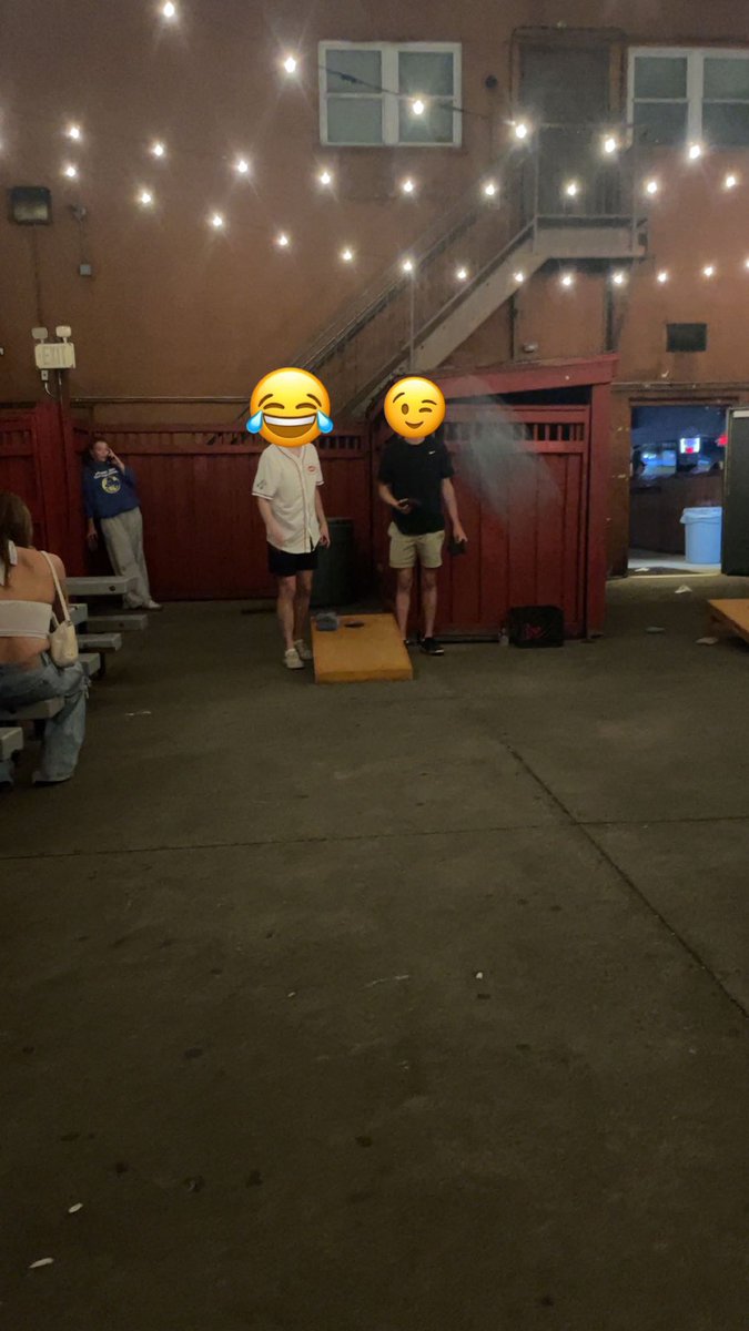 FuncleNed's tweet image. Ik it’s time for me to go home when I can’t do cornhole math #yikes