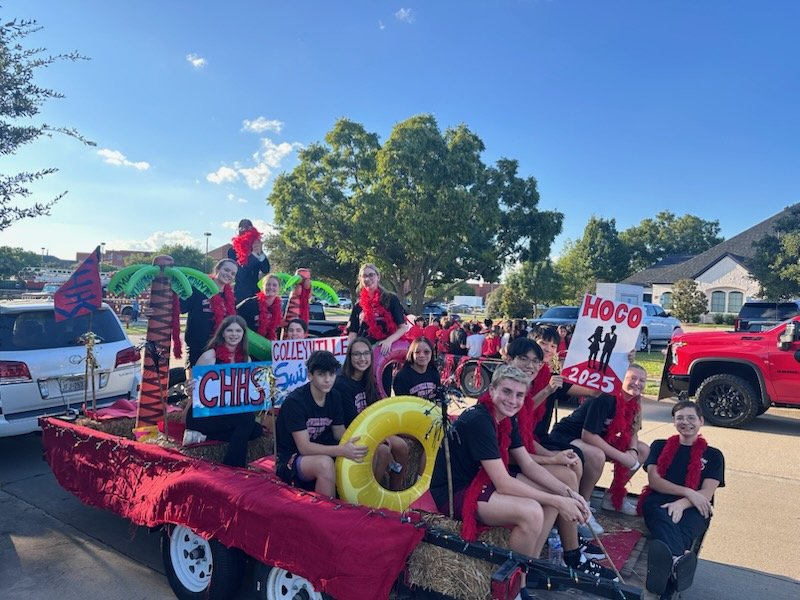 Back to back weeks of homecoming parades! Great job CHHS and GHS swim and dive! <a href="/GCISDSwim/">GCISD Swim & Dive</a>