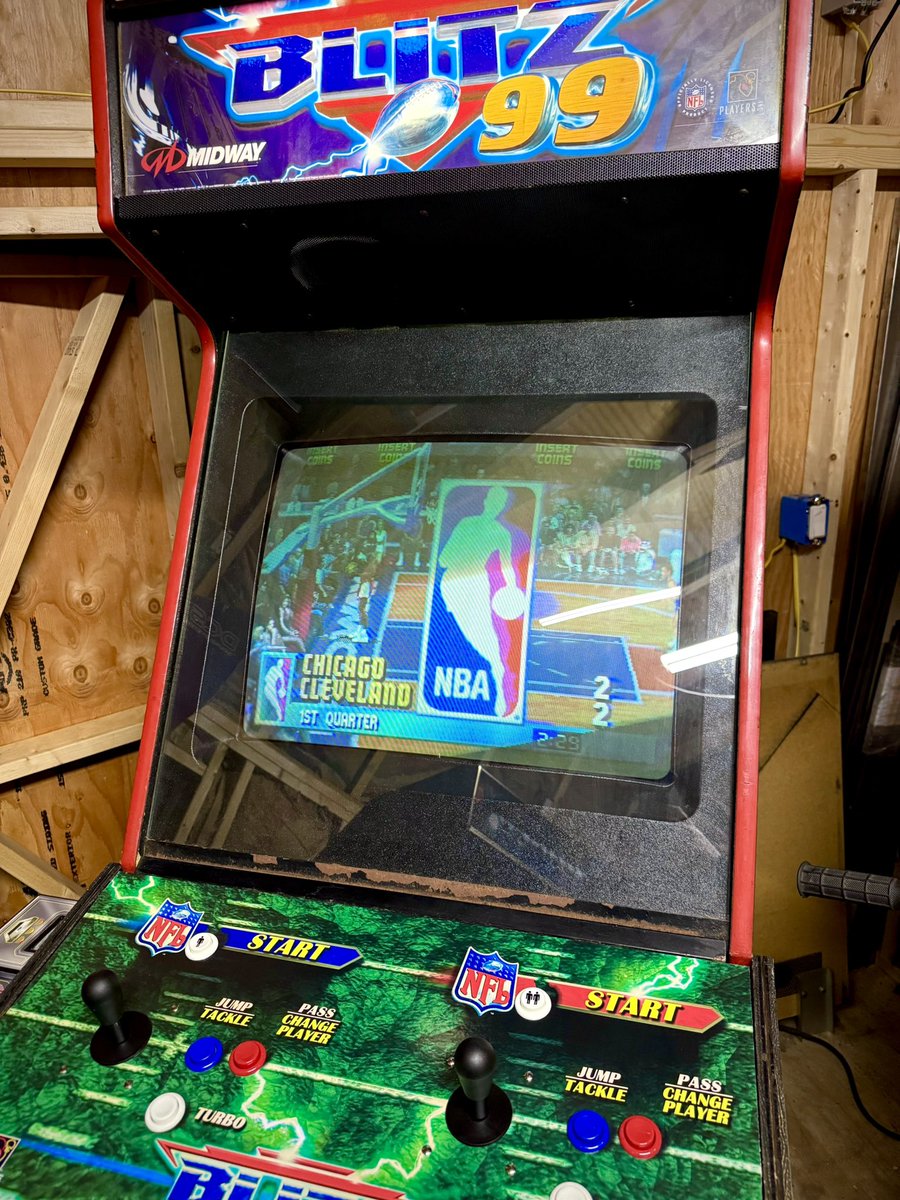 Popped NBA Jam in with Blitz 🏀 #arcades #nbajam #RETROGAMING #gameroom #90skid