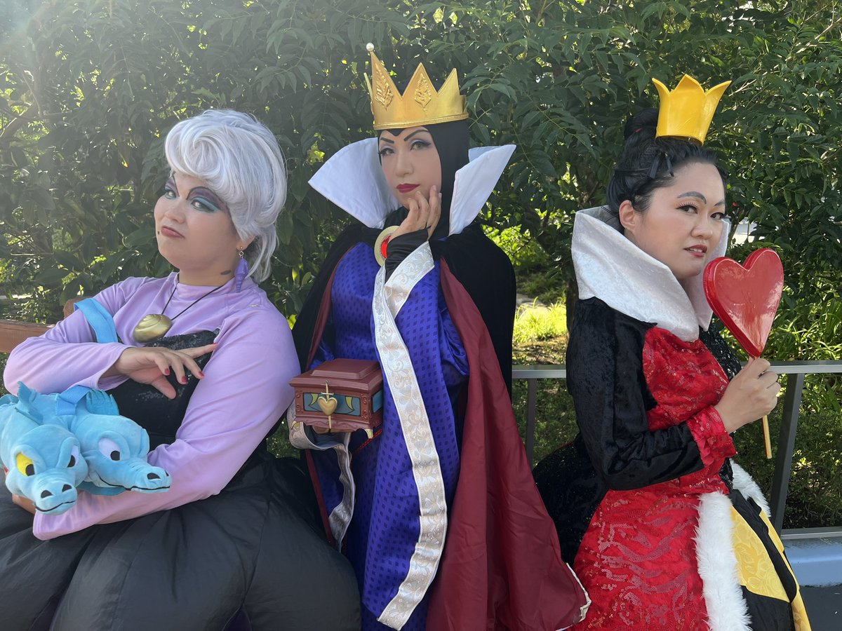 lourdes_kurotyo's tweet photo. 🐙@villains1227 
❤️@yuitonoto 
👑ルマリゥ

#Dハロ仮装2025
#リトルマーメイド
#不思議の国のアリス
#白雪姫 https://t.co/ed6IS31Q1l