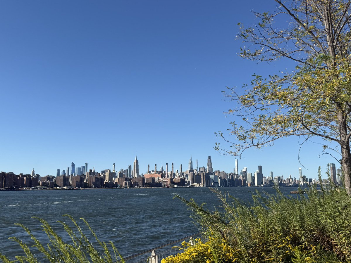 patcronin356's tweet photo. First time to Williamsburg https://t.co/kWcmT13IMZ