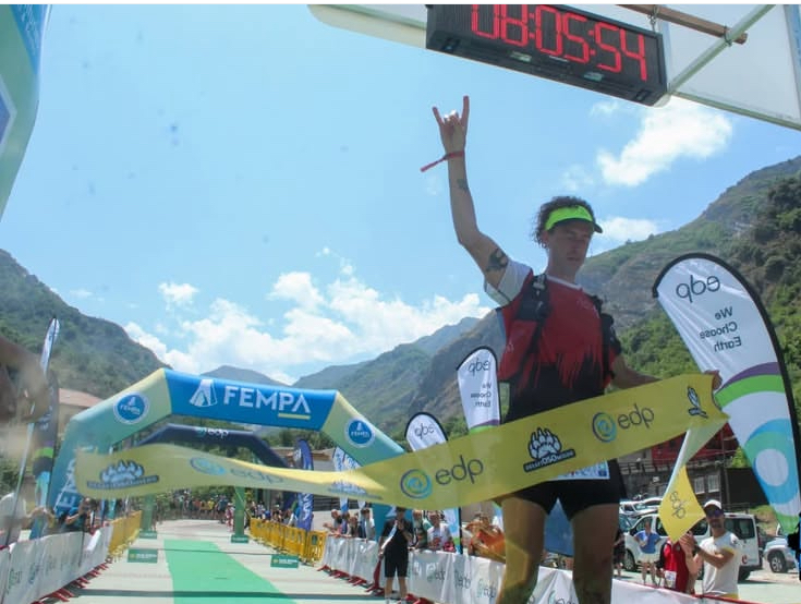 🆕 PODCAST Territorio Trail en <a href="/aragonradio/">Aragón Radio</a> 
🎙️ Con <a href="/AlfonsoGarciaTT/">Alfonso García</a> y <a href="/Rauleorza/">Raul Leorza</a> 
1⃣ Manu Vilaseca ante la Moab 240, la última etapa de la Triple Crown de las 200 millas.
2⃣ El récord en la Alta Ruta de los Perdidos de Raúl Makarro, un proyecto personal que llena más que un