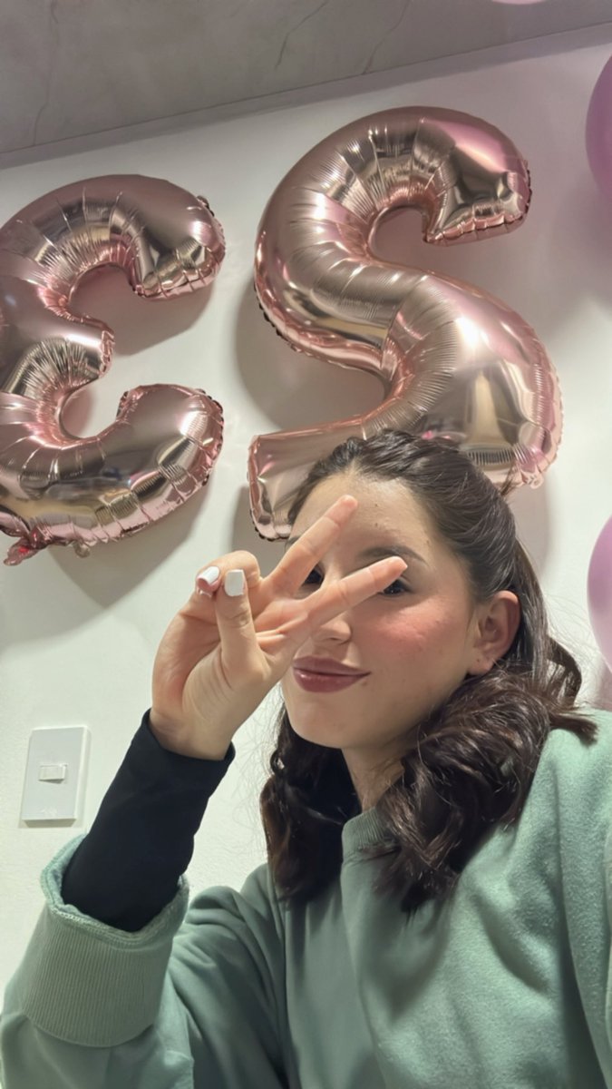 Margenda2002's tweet photo. Y los cumplí junto con mis bebés 🥰❤️‍🩹 https://t.co/e35I3Il0N5